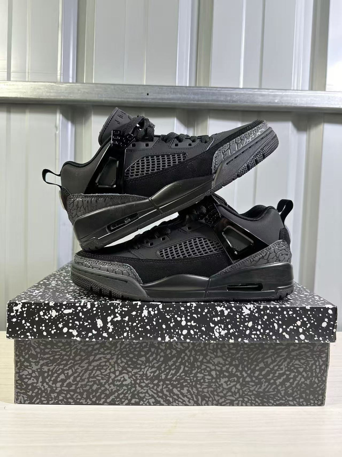 Jordan Spizike Low Black Sneakers FQ17