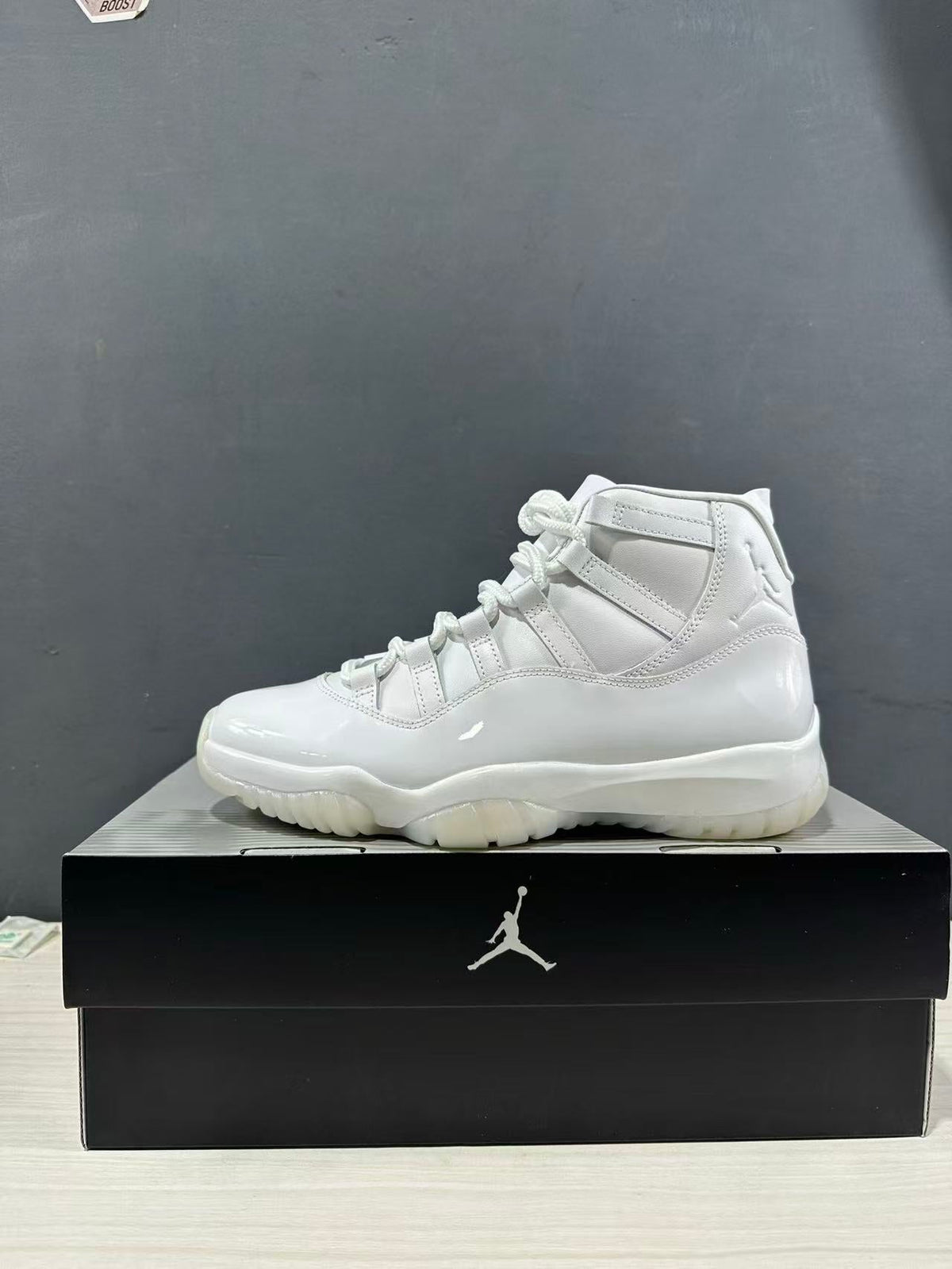 Jordan Air Jordan 11 Comme des Garçons White Sneakers IV7639-100