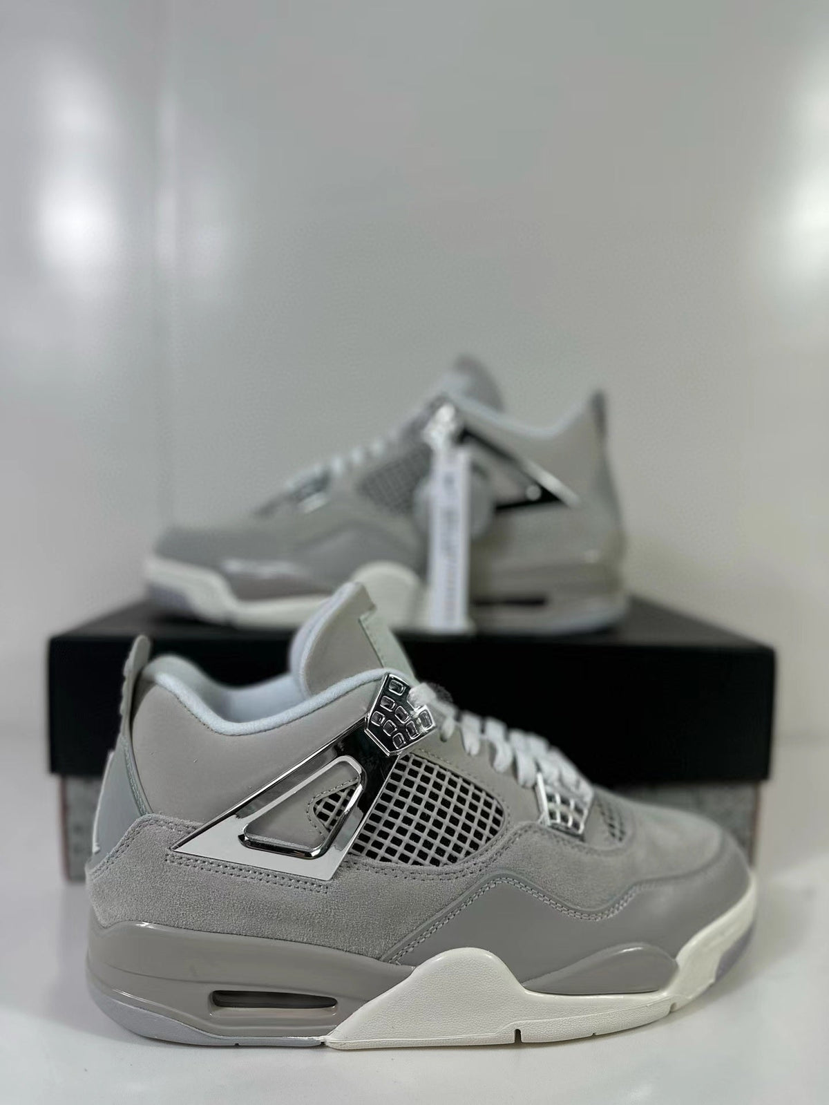 Jordan Air Jordan 4 Light Iron Ore Frozen Moments Sneakers