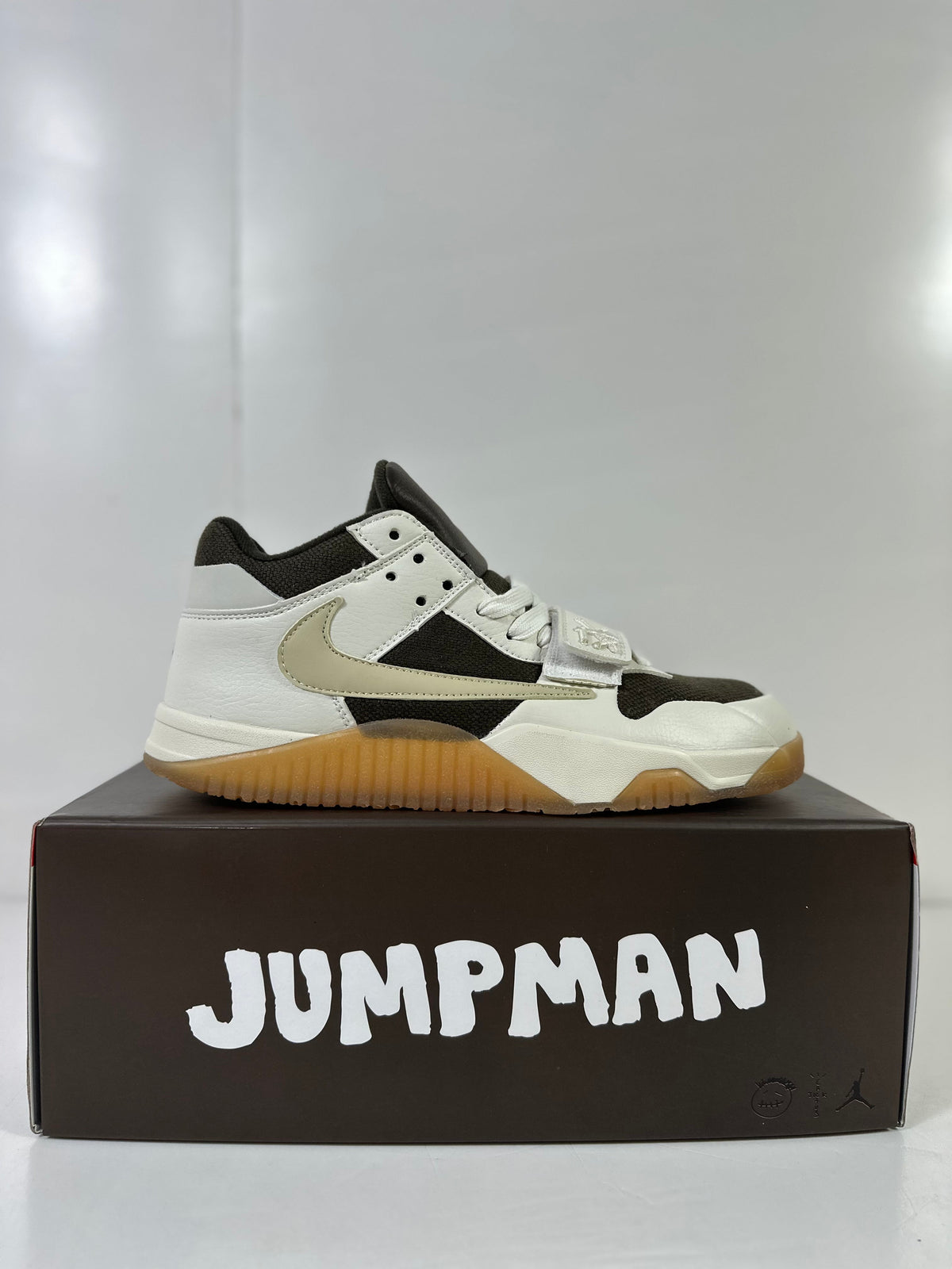 Jordan Jumpman Jack TR Low Sneakers Sail Dark Mocha FZ8117-100