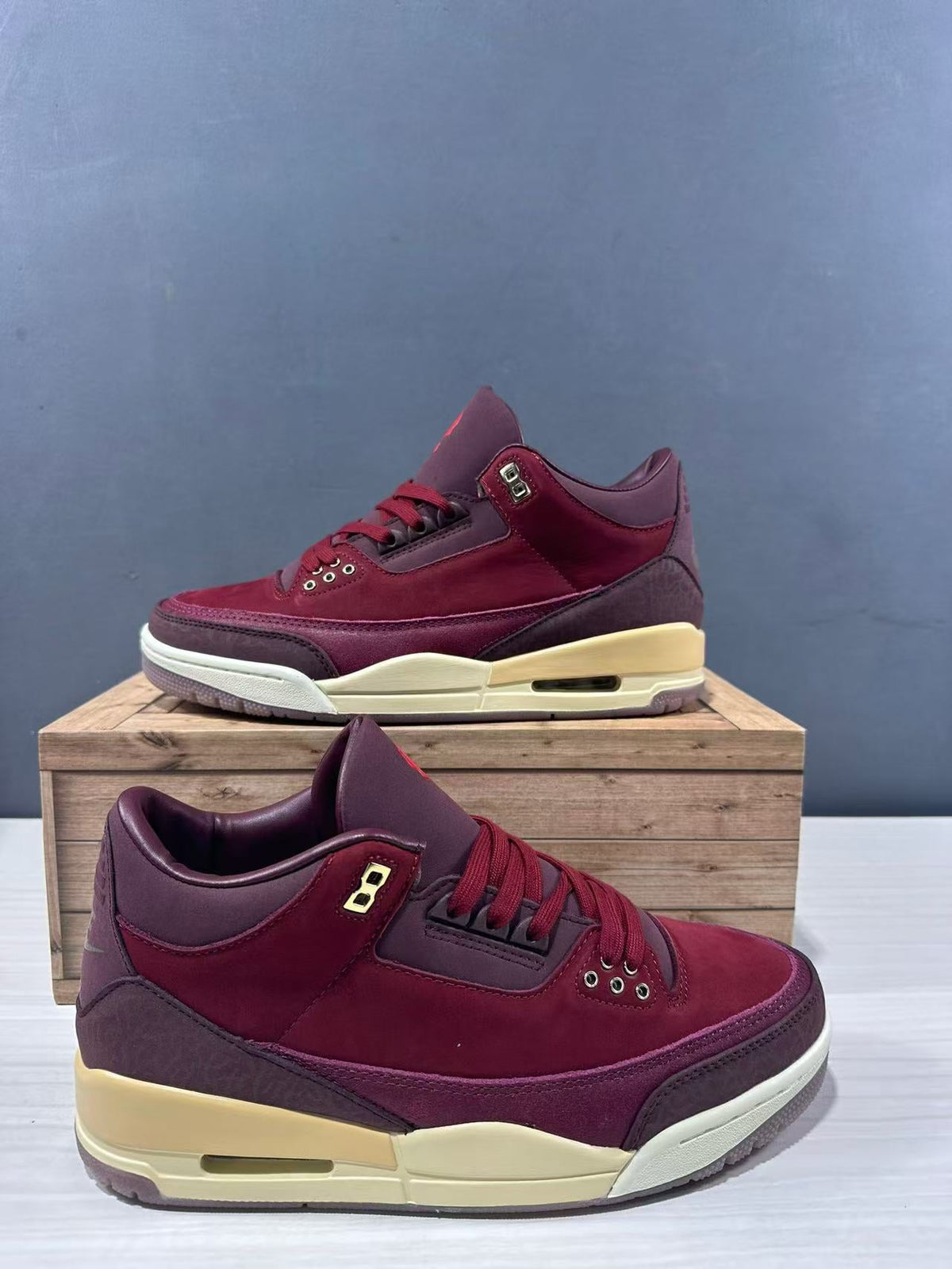 Jordan Air Jordan 3 Retro OG Burgundy Sneakers IO7744-600