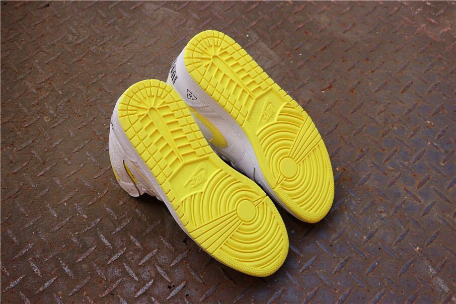 Nike Air Jordan 1 First Class Flight High-Top Sneakers