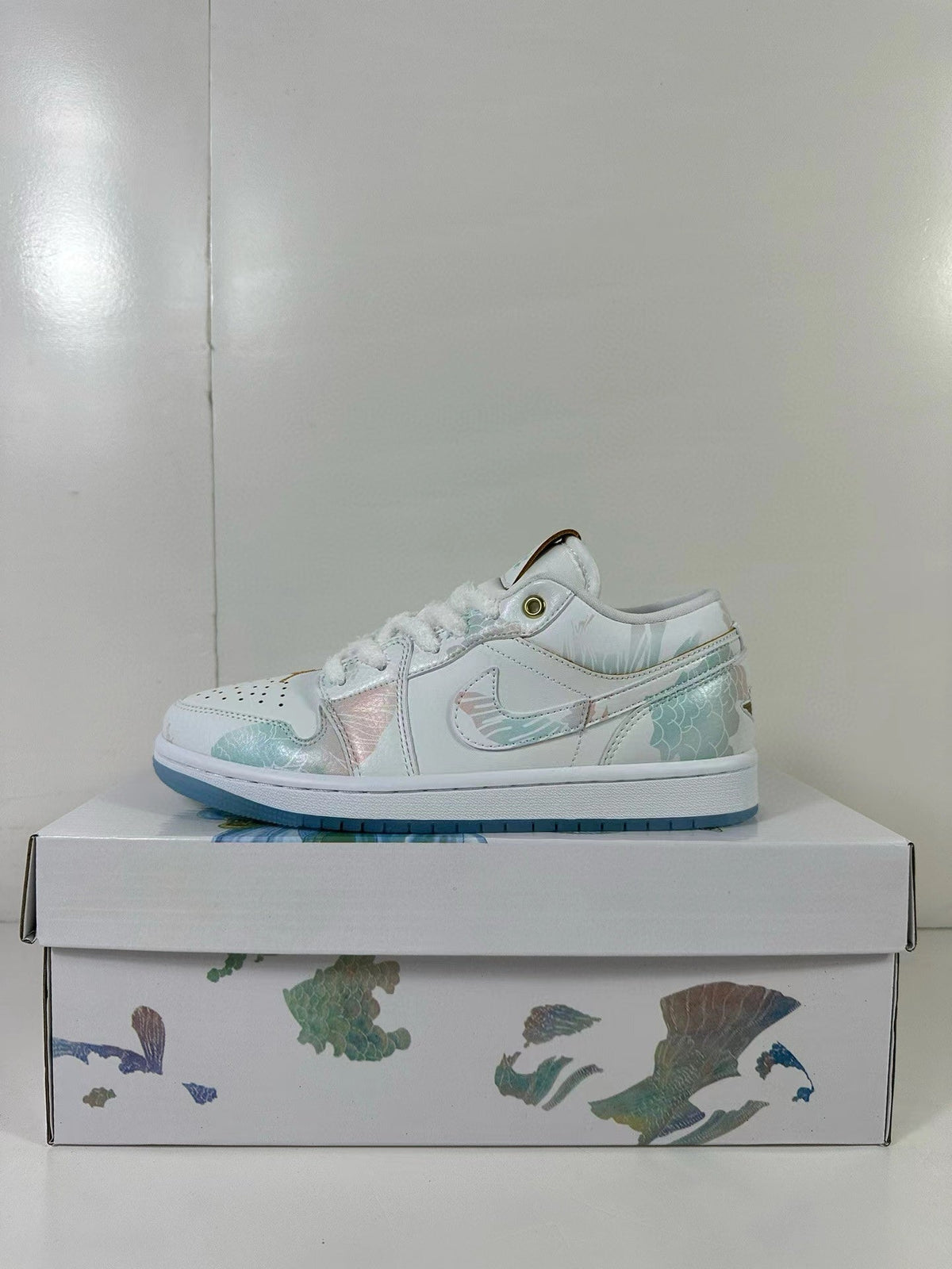 Jordan Air Jordan 1 Low Steam Puppet Sneakers White Blue FN8901-164