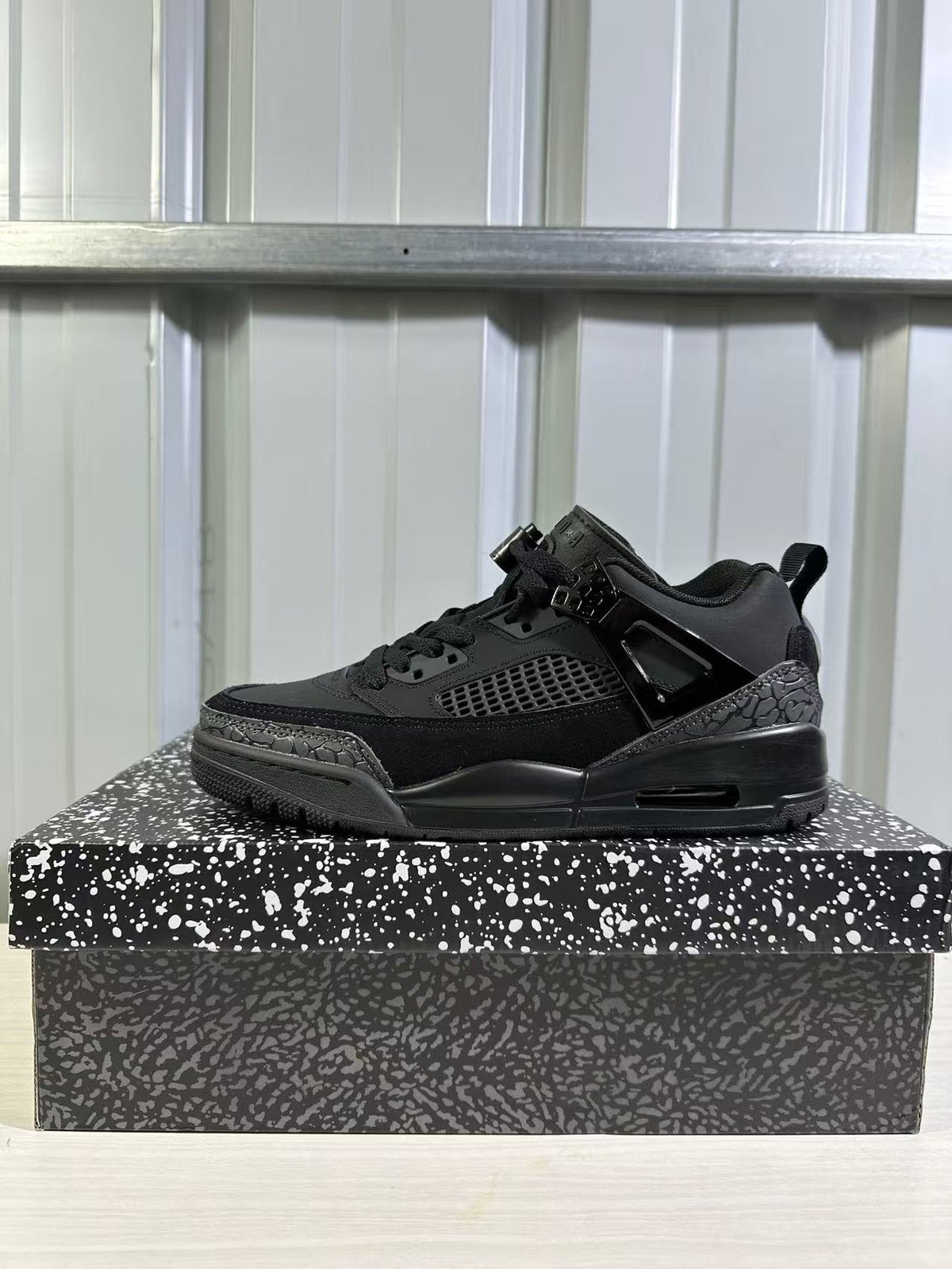 Jordan Spizike Low Black Sneakers FQ17