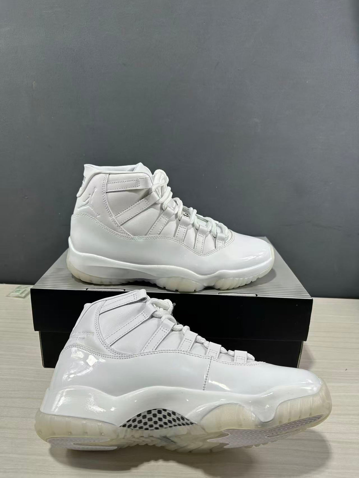 Jordan Air Jordan 11 Comme des Garçons White Sneakers IV7639-100