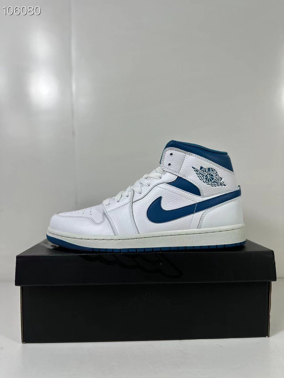 Jordan Air Jordan 1 Mid White Blue FN5215-141 Sneakers