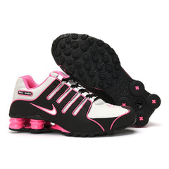 Nike Shox NZ Low-Top Sneakers